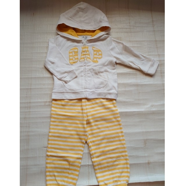 babyGAP(ベビーギャップ)のbabyGAP ☆ロゴパーカー セットアップ 80サイズ☆ キッズ/ベビー/マタニティのベビー服(~85cm)(ジャケット/コート)の商品写真