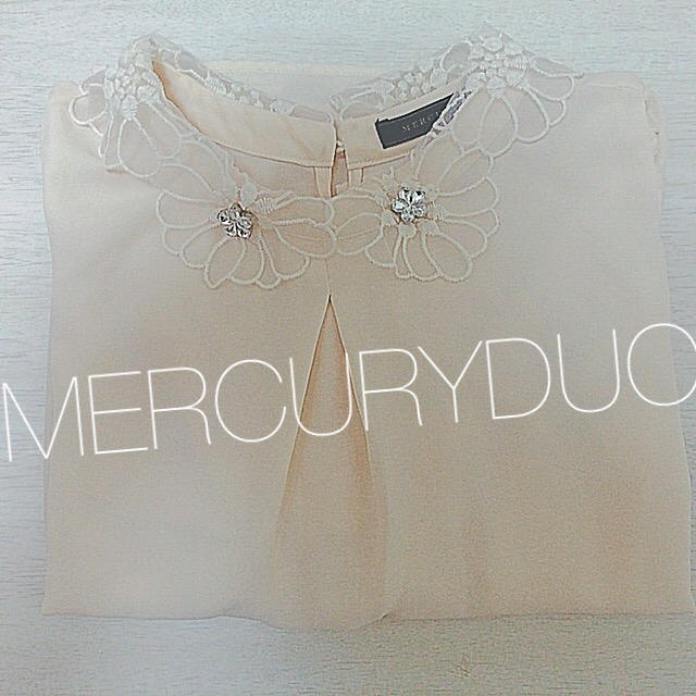 MERCURYDUO(マーキュリーデュオ)のマーキュリーデュオ 襟 レース レディースのトップス(シャツ/ブラウス(長袖/七分))の商品写真