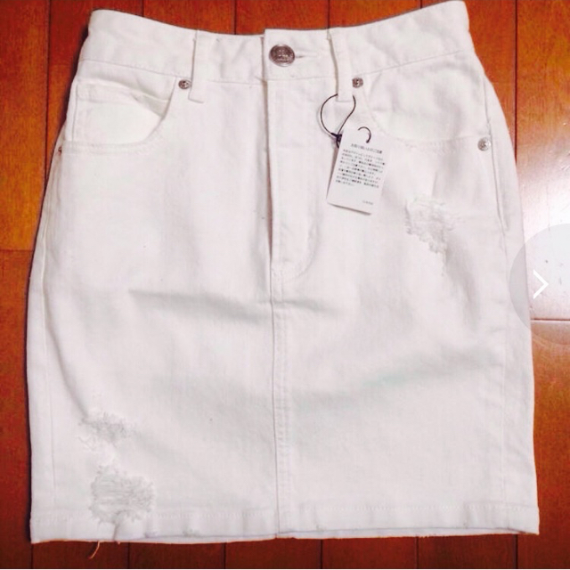 SLY(スライ)のSLY ホワイトタイトスカート レディースのスカート(ミニスカート)の商品写真