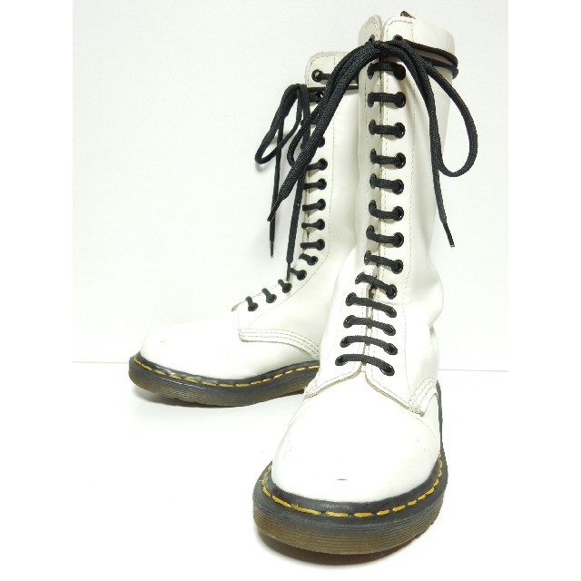 Dr.Martens(ドクターマーチン)の廃盤モデル！生産終了！【定価￥33000】ドクターマーチンUK4ホワイト白14 レディースの靴/シューズ(ブーツ)の商品写真