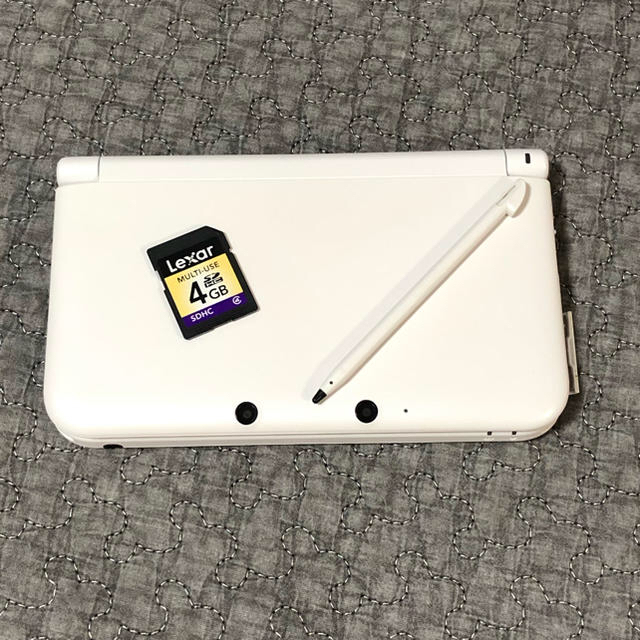 ニンテンドー3DS(ニンテンドー3DS)の(mii0209様専用)ニンテンドー3DS LL  ホワイト エンタメ/ホビーのゲームソフト/ゲーム機本体(携帯用ゲーム機本体)の商品写真