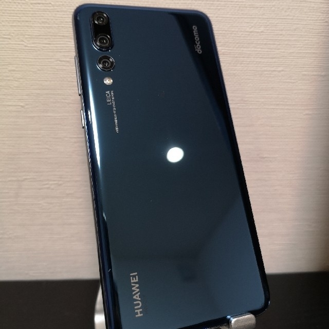 ANDROID(アンドロイド)のHuawei P20 Pro docomo版 HW-01K ブルー スマホ/家電/カメラのスマートフォン/携帯電話(スマートフォン本体)の商品写真