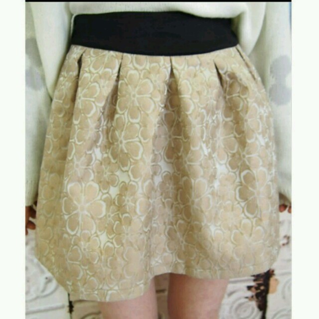 JILL by JILLSTUART(ジルバイジルスチュアート)の美品♡マーブリー♡お花刺繍スカート♡ レディースのスカート(ミニスカート)の商品写真
