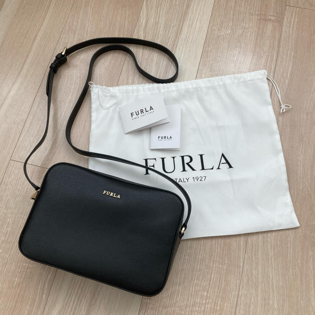 Furla(フルラ)のFURLA ショルダーバッグ 黒 新品 レディースのバッグ(ショルダーバッグ)の商品写真