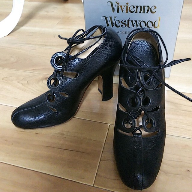 Vivienne Westwood - Vivienne Westwood 美品 黒 本革 パンプス 箱付き サイズ39の通販 by 白桃's