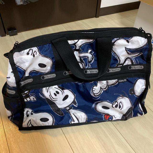 LeSportsac(レスポートサック)のモンステラおばさん様専用🐶値下げ⭐️レスポートサック　スヌーピー レディースのバッグ(ボストンバッグ)の商品写真