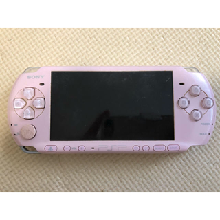 プレイステーションポータブル(PlayStation Portable)のPSP本体とカセット(携帯用ゲーム機本体)