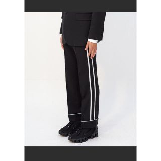 Balenciaga - ラインパンツ の通販 by * ︎୨୧ ︎ ︎ ︎ ︎୨୧