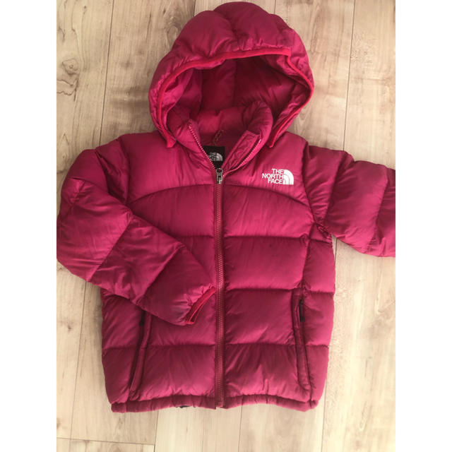 THE NORTH FACE(ザノースフェイス)のTHE NORTH FACE 130 ダウン キッズ/ベビー/マタニティのキッズ服女の子用(90cm~)(ジャケット/上着)の商品写真