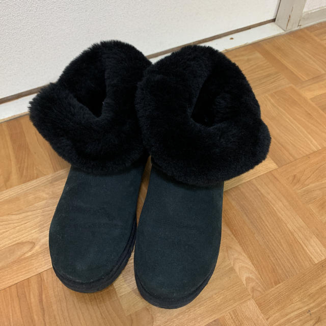 UGG(アグ)のUGG アグ ブーツ レディース ベイリーボタンブリング ショート 黒 US8 レディースの靴/シューズ(ブーツ)の商品写真