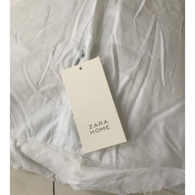 ZARA HOME(ザラホーム)のととくん02様専用ZARA HOME リネンクッションカバー2枚 インテリア/住まい/日用品のインテリア小物(クッションカバー)の商品写真