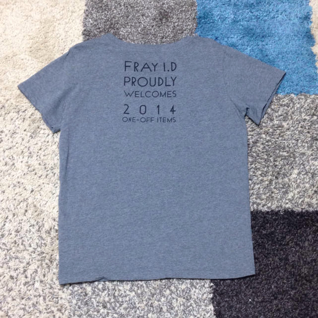 FRAY I.D(フレイアイディー)のRyon♪様専用★グレーのTシャツ レディースのトップス(Tシャツ(半袖/袖なし))の商品写真