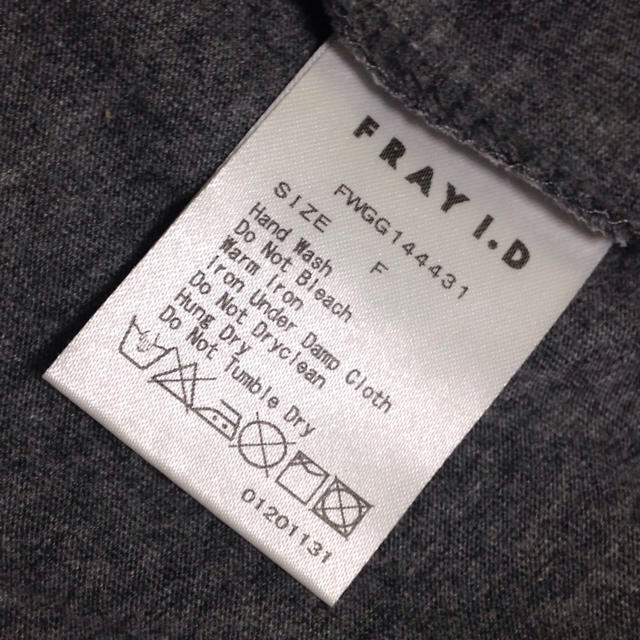 FRAY I.D(フレイアイディー)のRyon♪様専用★グレーのTシャツ レディースのトップス(Tシャツ(半袖/袖なし))の商品写真