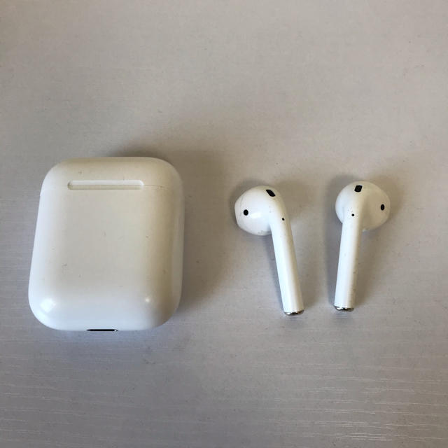 Apple AirPods 第一世代 1