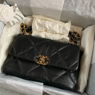 シャネル(CHANEL)の新品未使用CHANEL19 ラージフラップバッグ大人気のブラック☆入手困難(ショルダーバッグ)