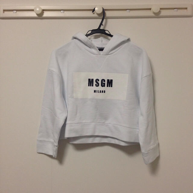 MSGM(エムエスジイエム)のMSGM 新品タグ付きトップス レディースのトップス(トレーナー/スウェット)の商品写真