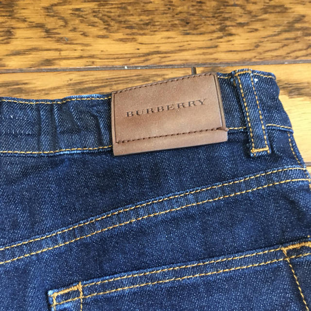 BURBERRY(バーバリー)のバーバリー　デニム　ノバチェック　10Y  120cm 130cm キッズ/ベビー/マタニティのキッズ服女の子用(90cm~)(パンツ/スパッツ)の商品写真