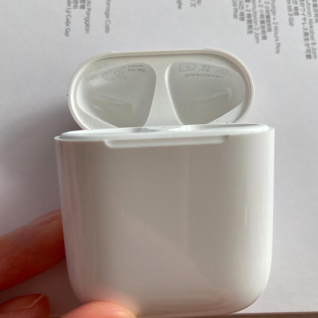 Apple(アップル)のAirPods 第1世代 純正 ケース スマホ/家電/カメラのオーディオ機器(ヘッドフォン/イヤフォン)の商品写真