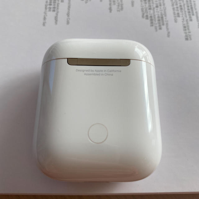 Apple(アップル)のAirPods 第1世代 純正 ケース スマホ/家電/カメラのオーディオ機器(ヘッドフォン/イヤフォン)の商品写真