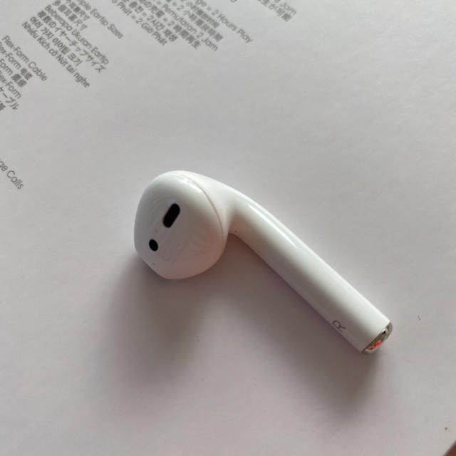 Apple(アップル)のAirPods 第2世代 右 R 純正品 スマホ/家電/カメラのオーディオ機器(ヘッドフォン/イヤフォン)の商品写真