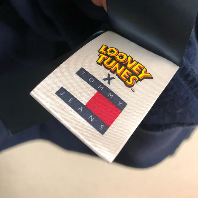 TOMMY(トミー)のTommy Jeans  Looney Tunesコラボ　スウェット トレーナー メンズのトップス(スウェット)の商品写真