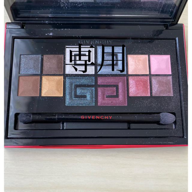 GIVENCHY(ジバンシィ)のジバンシイ　レッドアイシャドウパレット コスメ/美容のベースメイク/化粧品(アイシャドウ)の商品写真