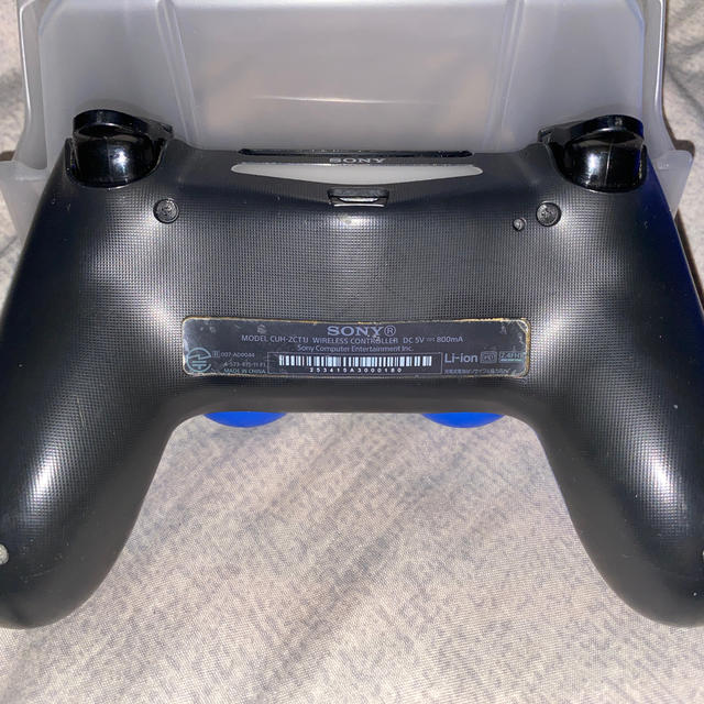 PlayStation4(プレイステーション4)のプレステ4 コントローラー ジャンク品 値下げしました！ エンタメ/ホビーのゲームソフト/ゲーム機本体(家庭用ゲーム機本体)の商品写真