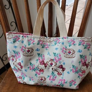 ローラアシュレイ(LAURA ASHLEY)の【苺キティ様ご専用】｛LAURA ASHLEY×ハローキティ｝お散歩bag(バッグ)