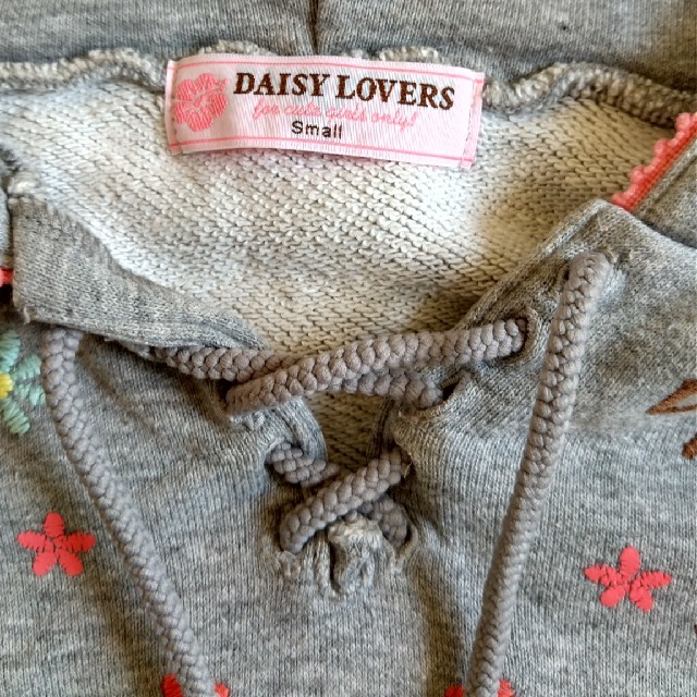 DAISY LOVERS(ディジーラバーズ)のDAISY LOVERS パーカーsmall約120cm キッズ/ベビー/マタニティのキッズ服女の子用(90cm~)(ジャケット/上着)の商品写真