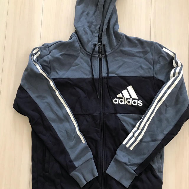 adidas(アディダス)のアディダス  パーカー　裏起毛 メンズのトップス(パーカー)の商品写真