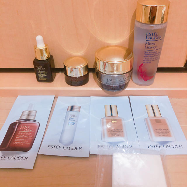 Estee Lauder(エスティローダー)のESTEE LAUDER(エスティーローダー)サンプルセット(クリスマスコフレ) コスメ/美容のキット/セット(サンプル/トライアルキット)の商品写真