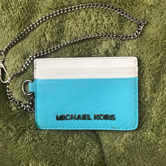 Michael Kors(マイケルコース)のマイケルコース　パスケース　定期入れ レディースのファッション小物(パスケース/IDカードホルダー)の商品写真