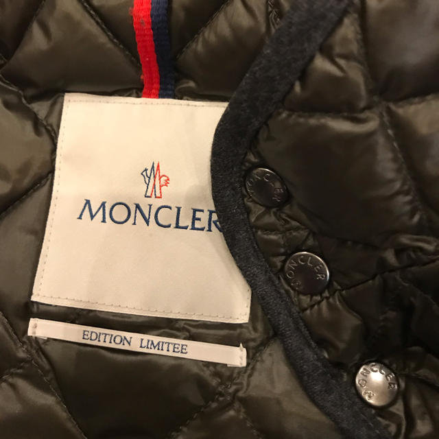 MONCLER(モンクレール)のモンクレール  チャコールグレー　リミテッドエディション レディースのジャケット/アウター(ダウンジャケット)の商品写真