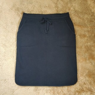 ユニクロ(UNIQLO)のユニクロ　ボアスウェットスカート Ｍ ネイビー(ひざ丈スカート)
