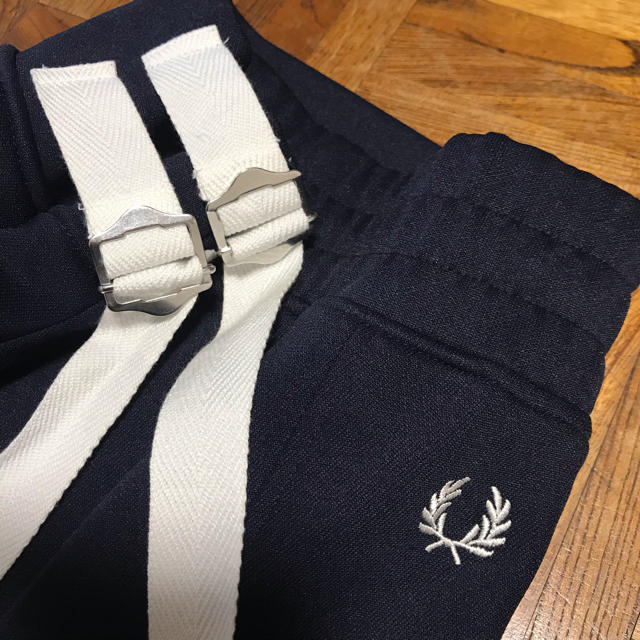 FRED PERRY(フレッドペリー)のFRED PERRY ベルトスカート レディースのスカート(ひざ丈スカート)の商品写真