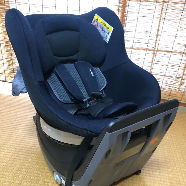 コンビ　チャイルドシート　ISOFIX ネセルターンリミテッド