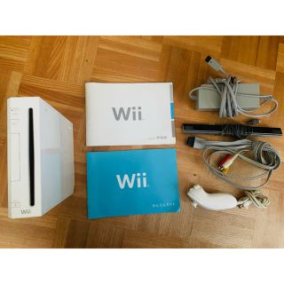 ウィー(Wii)の任天堂 Wii 本体【送料無料】(家庭用ゲーム機本体)