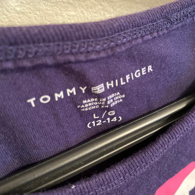 TOMMY HILFIGER(トミーヒルフィガー)のTOMMY HILFIGER  Tシャツ　キッズ キッズ/ベビー/マタニティのキッズ服女の子用(90cm~)(Tシャツ/カットソー)の商品写真