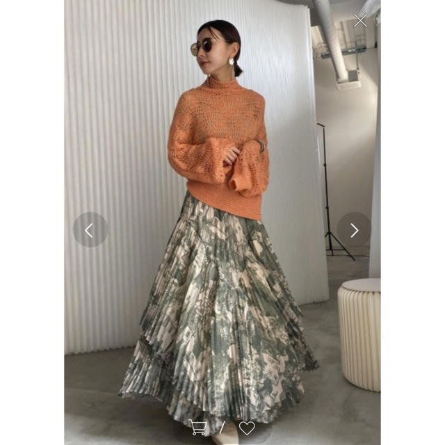 Ameri VINTAGE(アメリヴィンテージ)のAMERI TOWN RANDOM PLEATS SKIRT レディースのスカート(ロングスカート)の商品写真