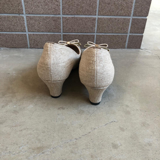 パンプス　ベージュ レディースの靴/シューズ(ハイヒール/パンプス)の商品写真