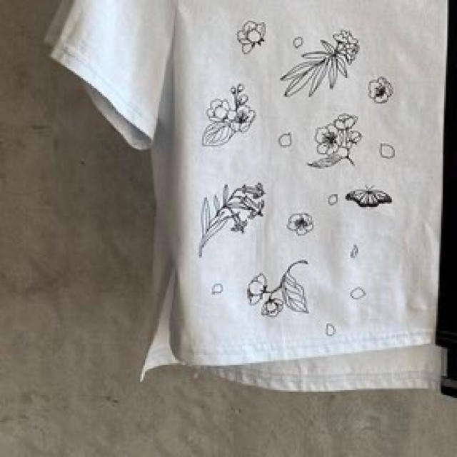 mame(マメ)の梨凛花　Tシャツ　ritsuko karita  レディースのトップス(Tシャツ(半袖/袖なし))の商品写真