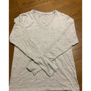 ジーユー(GU)のジーユー　Ｖネック　ロンT ベーシック　グレー　灰色(Tシャツ/カットソー(七分/長袖))