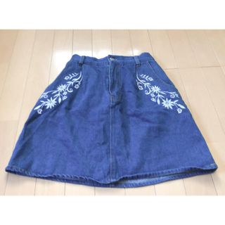 刺繍入りデニムスカート♪