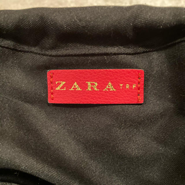 ZARA(ザラ)のZARA チェーン ハンドバッグ レッド レディースのバッグ(ハンドバッグ)の商品写真