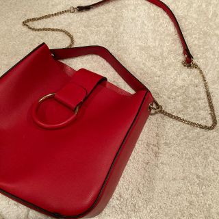 ザラ(ZARA)のZARA チェーン ハンドバッグ レッド(ハンドバッグ)