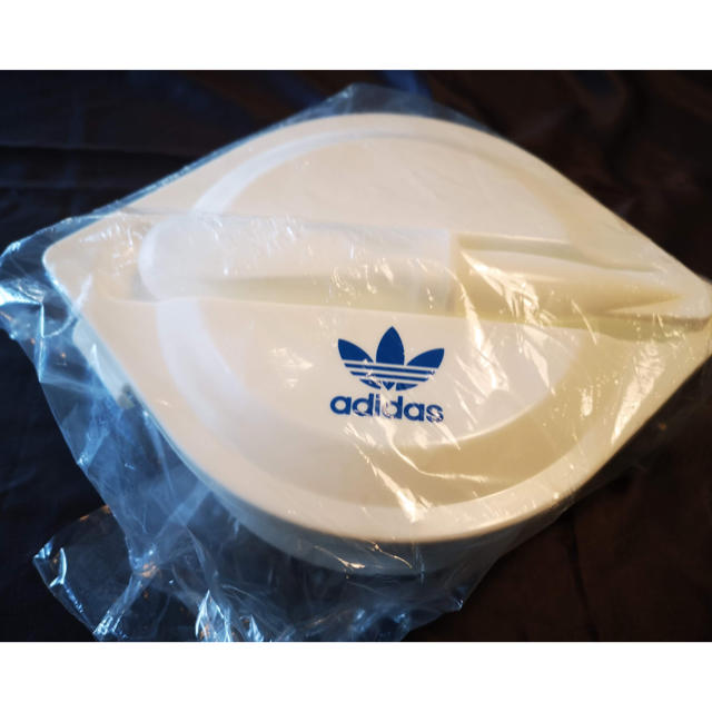 adidas(アディダス)のadidas ランチボックス インテリア/住まい/日用品のキッチン/食器(弁当用品)の商品写真