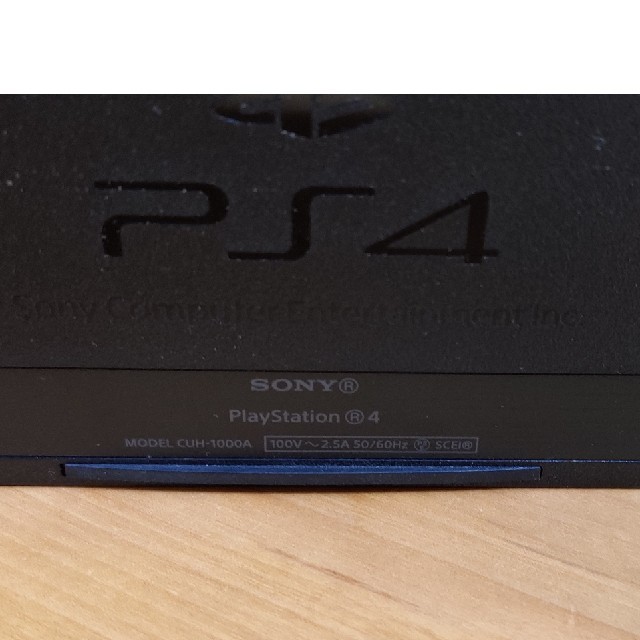 PlayStation4(プレイステーション4)のPS4 CUH-1000A HDD500GB 完動品 エンタメ/ホビーのゲームソフト/ゲーム機本体(家庭用ゲーム機本体)の商品写真