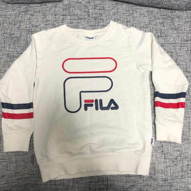 FILA(フィラ)のフィラ　トレーナー　スエット　130 スポーツブランド キッズ/ベビー/マタニティのキッズ服女の子用(90cm~)(Tシャツ/カットソー)の商品写真