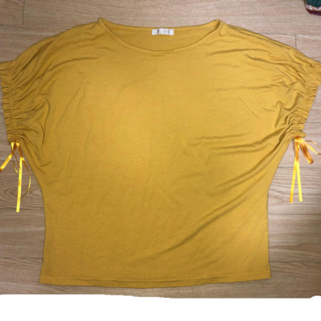AG by aquagirl(エージーバイアクアガール)の【値下】リボン付きTシャツ　AG by aquagirl レディースのトップス(Tシャツ(半袖/袖なし))の商品写真