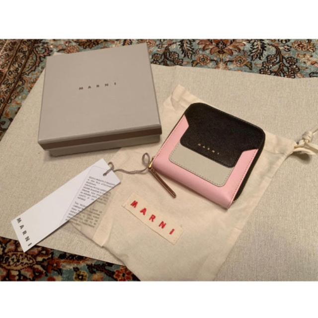 Marni(マルニ)のMARNI マルニ 二つ折り コンパクト財布 レディースのファッション小物(財布)の商品写真